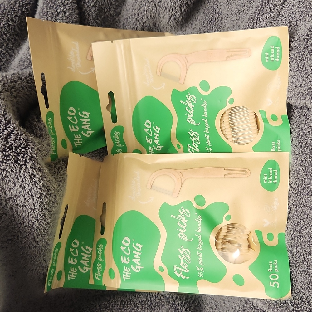 4 , NWT, The Eco Gang Floss Picks, Mint Thread, Vegan, 50ct/bag, Cruelty-free